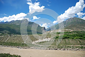 The Yarlung Zangbo River