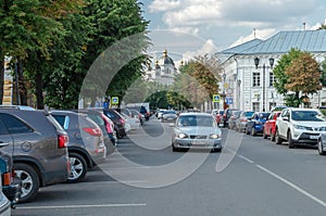 Yaroslavl: the life of ordinary people in the city - a street, an old house, a Christian church