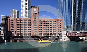 Yellow boat on CHicago River