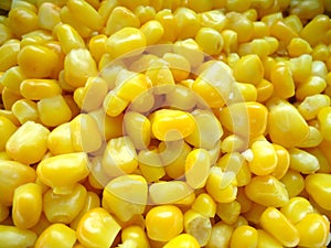 Yellow boiled corn for a healthy meal