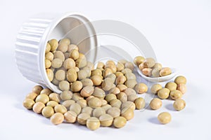 Yellow-green Taiwanese organic non-GMO soybeans