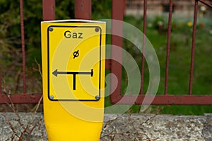 Yellow labelling plate Gas Empty, Poloish langauage