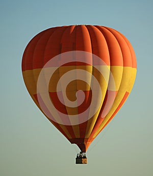 A naranja caliente el aire globo 