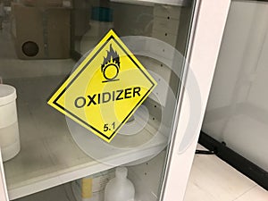 Yellow Oxidizer sign warning