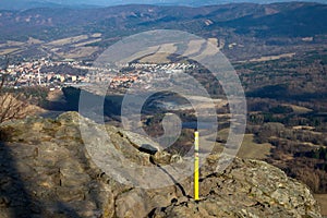 Pohled z vrcholu Velké Gričské skály nad městem Handlová, Slovensko