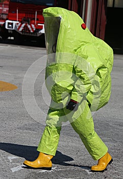 Yellow protective suit to work in presence of asbestos