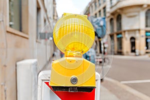 yellow signal lamp warning