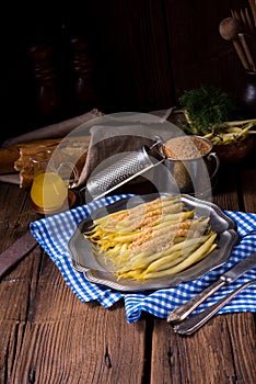 Yellow string bean with bread crumbs