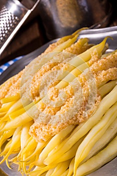 Yellow string bean with bread crumbs