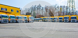 Yellow trucks, Freight cargo transport