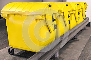 Yellow waste Containers - Recycling bin for special Rubbish