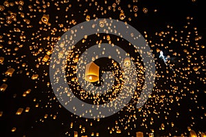 Yi Peng Festival Chiangmai Thailand photo