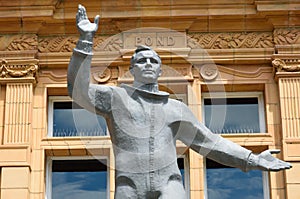 Yiur gagarin statue waving