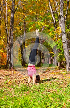 Yoga urdhva mukha pinch mayurasana pose