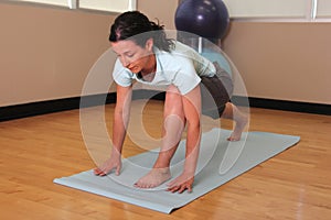 Yoga woman in lunge pose