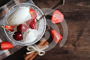 Yoghurt with fresh strawberries and cherries