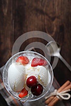 Yoghurt with fresh strawberries and cherries