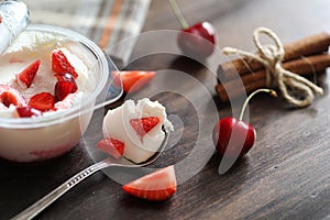 Yoghurt with fresh strawberries and cherries