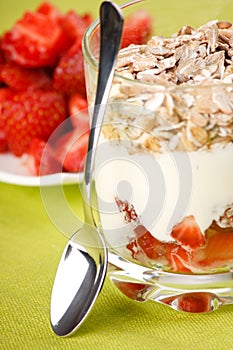 Yoghurt with granola