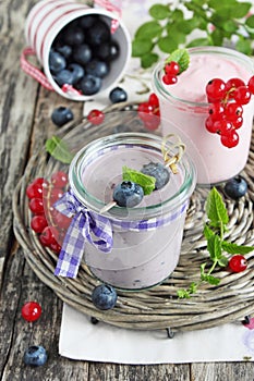 Yogurt with blueberry and red currant