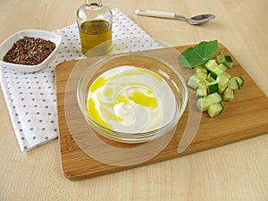 Yogurt with flaxseed oil
