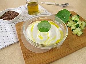 Yogurt with flaxseed oil