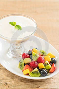 yogurt with mixed fruit (strawberry, blueberries, raspberry, kiwi, mango)