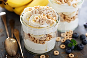 Yogurt parfait with cereal and banana