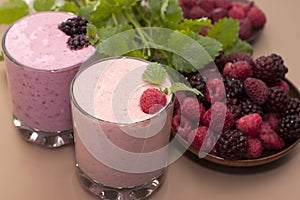 Yogurt with raspberries and blackberries