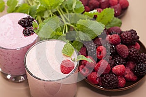 Yogurt with raspberries and blackberries