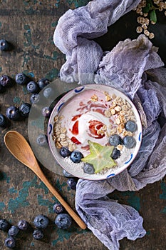 Yogurt smoothie bowl