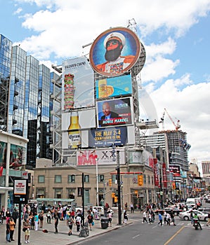 Yonge-Dundas Square