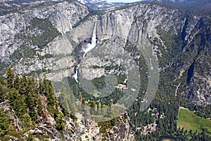 Yosemite Falls , Yosemite National Park