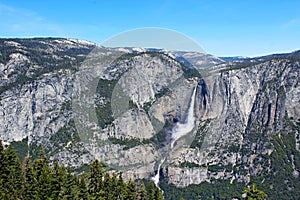 Yosemite Falls , Yosemite National Park