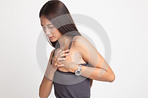 Young Asian woman got chest pain