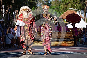 Young Balinese dancers at Denpasar street