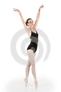 Young ballet dancer en pointe