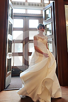 Young beautiful bride in the expensive interior, wedding day 1