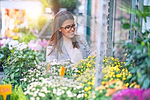 Young beautiful woman smiling happy and confident