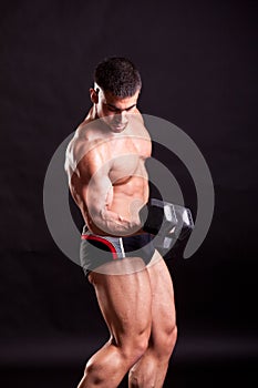 Young bodybuilder traininig