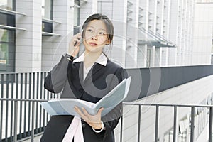 Young business women woth file