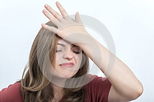 Young caucasian woman girl with puzzled, confused expression, think, forgot or remember something