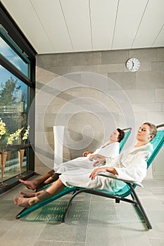 Young couple relaxing in wellness spa