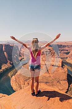 Young girl at the Horse shoe bend in the USA.