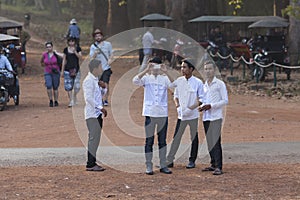 Young Khmers students Angor Wat
