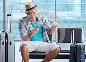 Young man travelling for his summer beach vacation