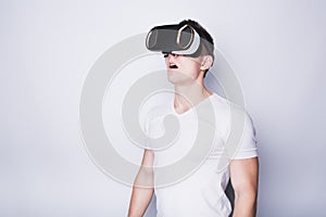 Young man trying vr goggles