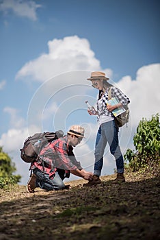 Young men are tying shoes to lover