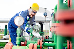 Operator in natural gas production industry photo