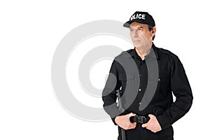 Giovane poliziotto logorante uniforme 